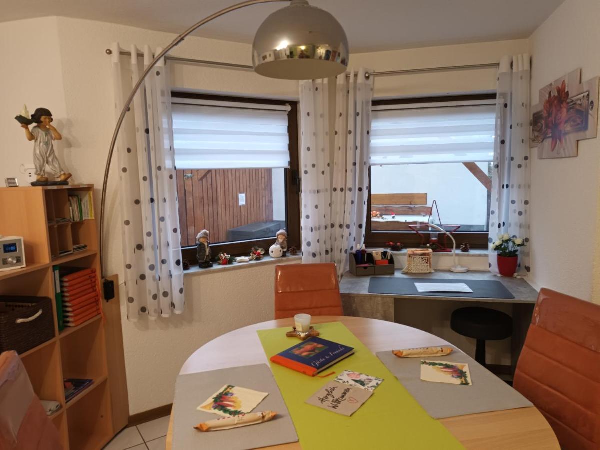 Ferienwohnung Kiruga คิพเพนไฮม์ ภายนอก รูปภาพ