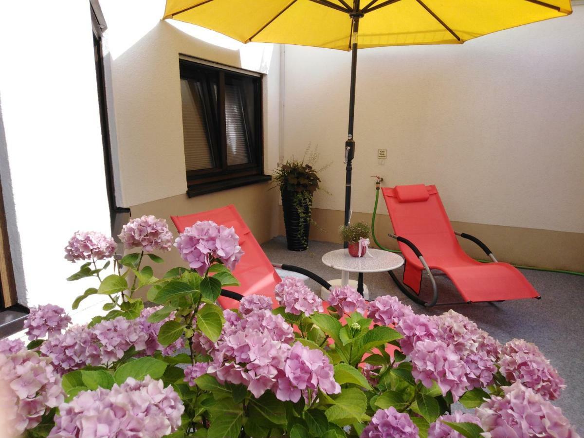 Ferienwohnung Kiruga คิพเพนไฮม์ ภายนอก รูปภาพ